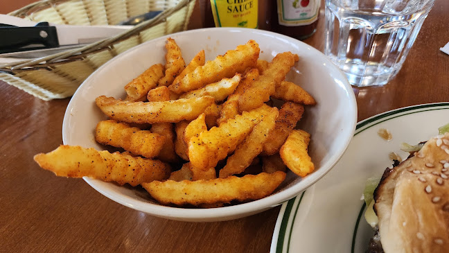 Bernie's - Hospitality and gastronomy