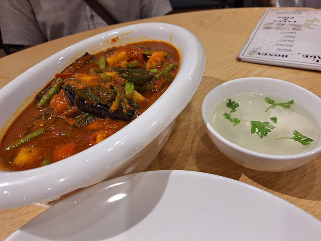 10 Sinaran Drive #B1-105/106/129 Square 2, Singapore 307506