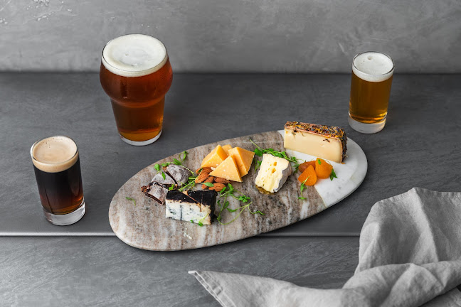 Opinii despre Almost Famous Bar în Singapore - Hospitality and gastronomy