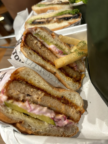 44 Jln Eunos, Singapore 419502