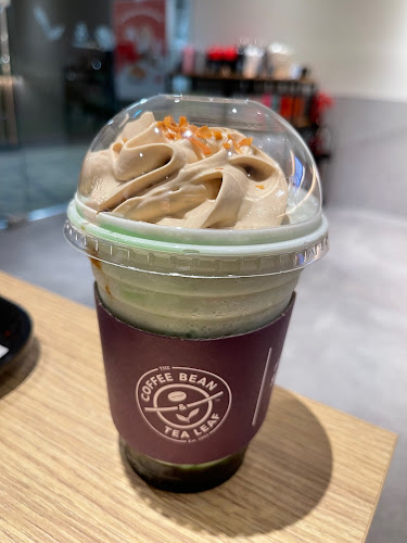 Comentarii opinii despre The Coffee Bean and Tea Leaf - West Mall