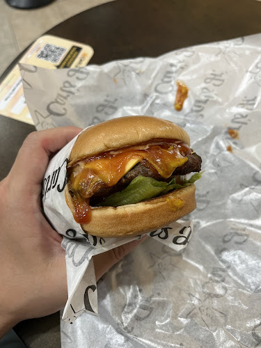 Opinii despre Carl's Jr. în Singapore - Hospitality and gastronomy