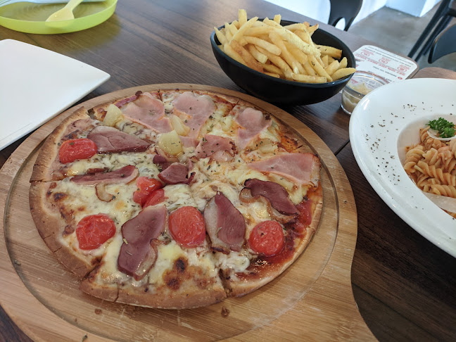 Nom Bistro - Hospitality and gastronomy