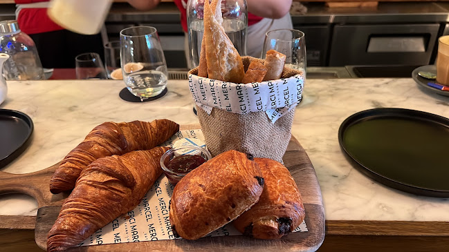 Opinii despre MERCI MARCEL TIONG BAHRU în Singapore - Hospitality and gastronomy