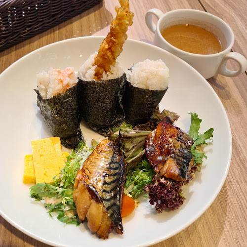 5 Wallich St, #01 - 20 Guoco Tower, Singapore 078883