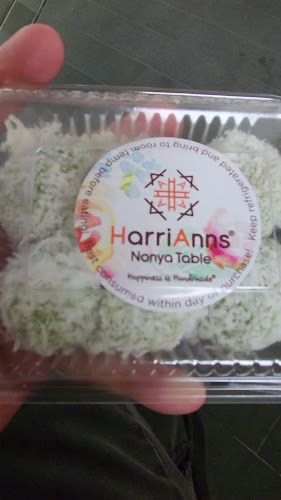 HarriAnns Nonya Table - Singapore