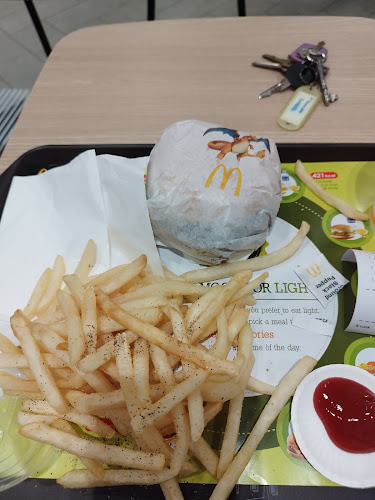 McDonald's Woodlands Mart - Hospitality and gastronomy
