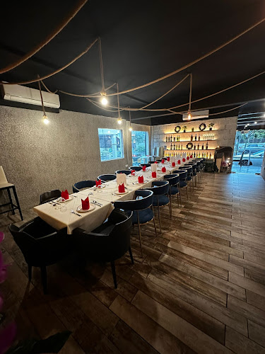 R Italian Kitchen & Smokehouse