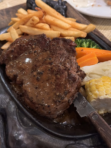 Dolphins Tavern - Singapore