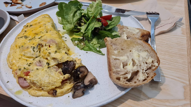 6 Letter Brunch - Hospitality and gastronomy