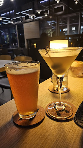 Opinii despre Komyuniti Bar & Restaurant în Singapore - Hospitality and gastronomy