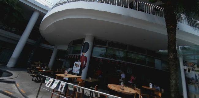 The Queen & Mangosteen