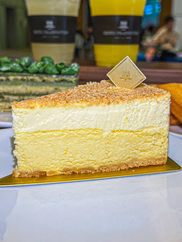 181 Orchard Rd, #01-18, Singapore 238896