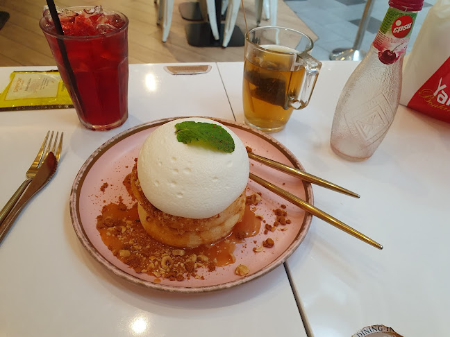 Fluff Stack (Tampines 1)
