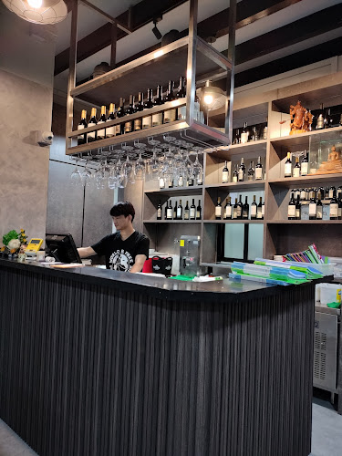 1086 Serangoon Rd, Singapore 328187