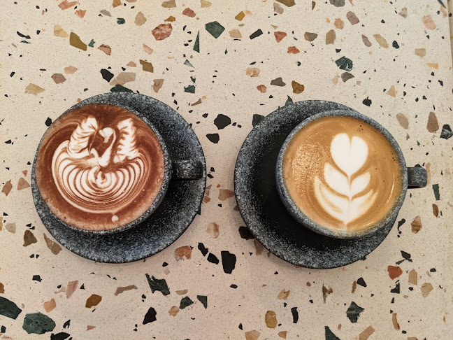 Opinii despre Little Rogue Coffee în Singapore - Hospitality and gastronomy