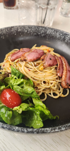 Big Fish Small Fish Cafe(Suntec City)