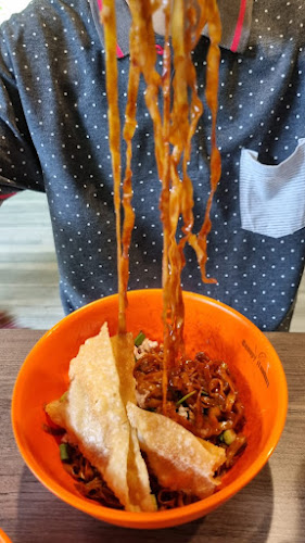 21 Canberra Link, #01-31 Bukit Canberra Hawker Centre, Singapore 756973