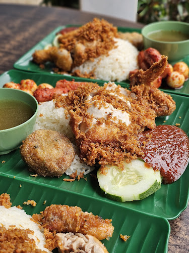 Mr Grumpy Nasi Ayam (Lucky Plaza Nasi Ayam Goreng) - Toa Payoh - Singapore