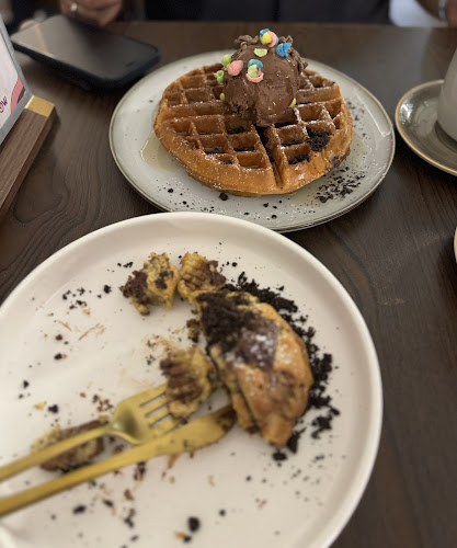 Lola Faye Cafe - Singapore