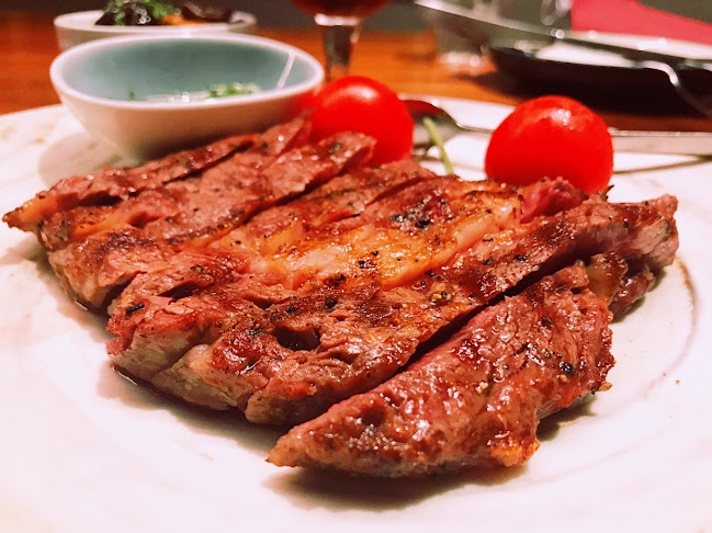 Opinii despre Cavemen Social în Singapore - Hospitality and gastronomy