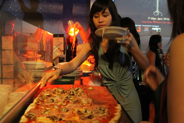 Comentarii opinii despre Hannibal Singapore - European Grill and Pizza-Bar