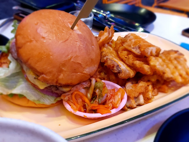 50 Jurong Gateway Rd, #01-05 Jem, Singapore 608549