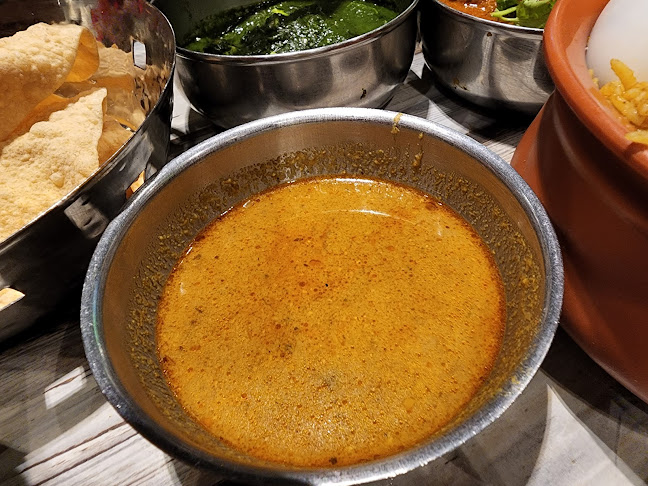 Muthu's Curry - Hospitality and gastronomy