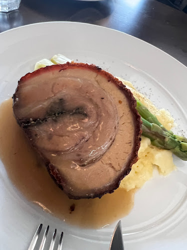 #881, Singapore 279893