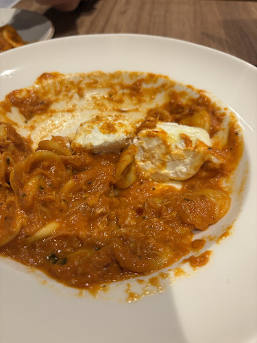 Opinii despre Burrata Joy & Gustavo Lapasta Bukit Timah în Singapore - Hospitality and gastronomy