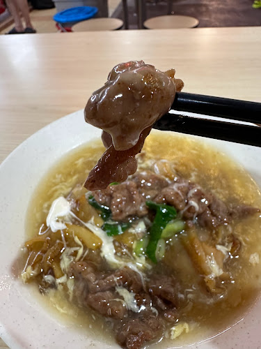 財 (Cai) 鱼片，牛肉，鲜虾，什锦河粉