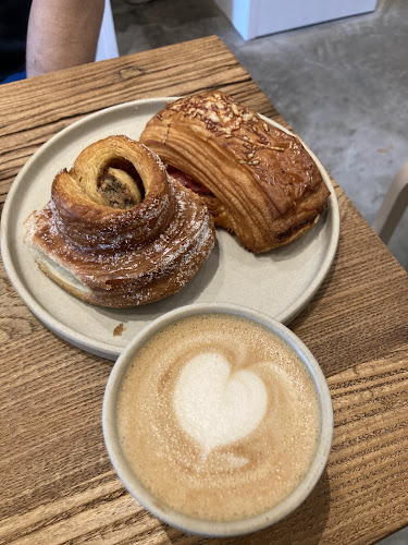 Lean & Rich Bakery - Hospitality and gastronomy