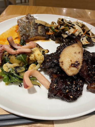 252 North Bridge Road #02-20/22 Raffles City Shopping Centre, 179103