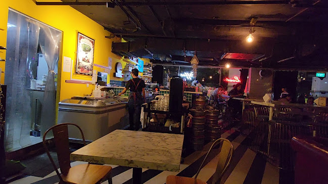 Opinii despre Tipsy Penguin în Singapore - Hospitality and gastronomy