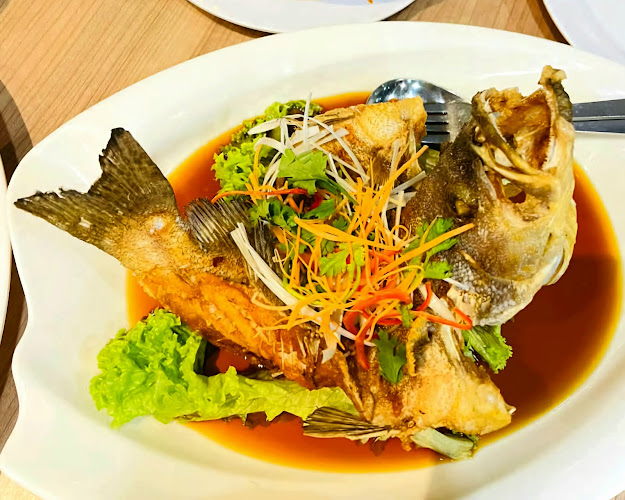 Uncle Leong Seafood - Hospitality and gastronomy