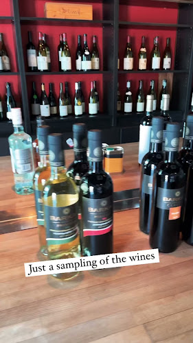 Opinii despre Wines & Vines Cellars Pte. Ltd. în Singapore - Hospitality and gastronomy