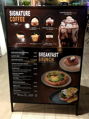 Opinii despre The M Plot Cafe în Singapore - Hospitality and gastronomy
