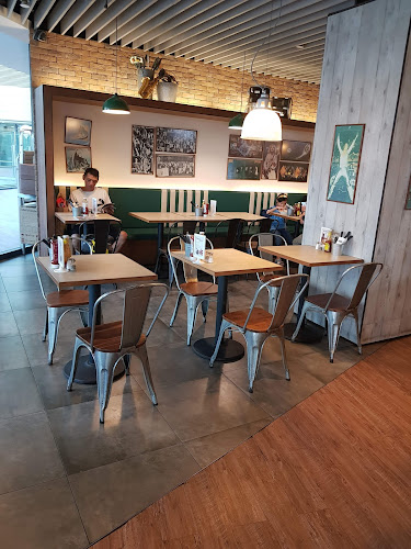 Comentarii opinii despre Buddy Hoagies Café & Grill (Waterway Point)