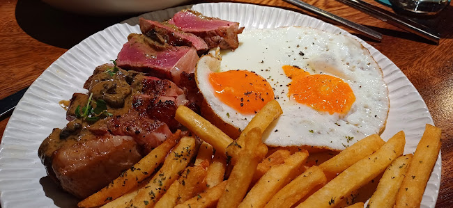 Surrey Hills Grocer - Woodleigh Mall (Pet Friendly)