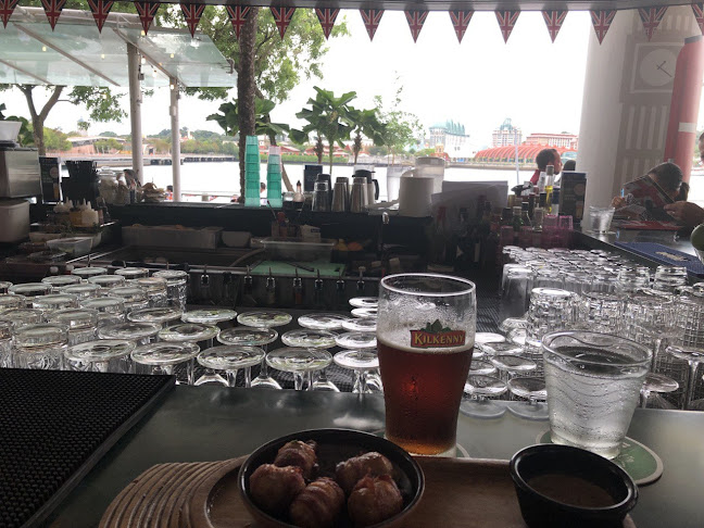 The Queen & Mangosteen