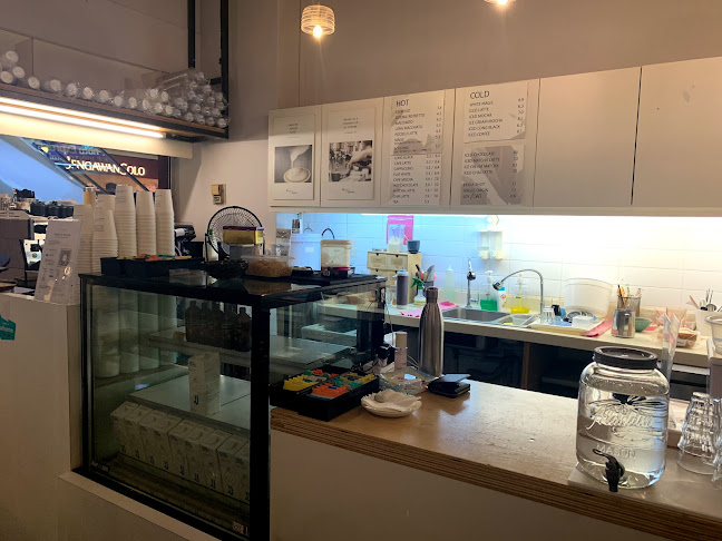 Comentarii opinii despre Strangers @ Work