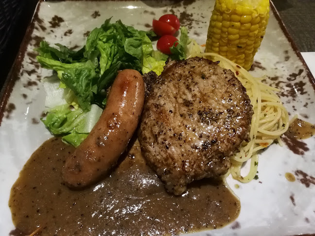 Comentarii opinii despre COLLIN'S® Shaw Plaza