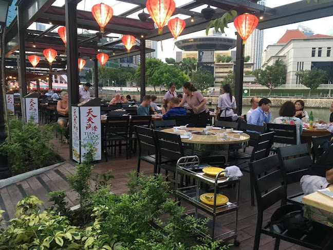 Tian Tian Fisherman's Pier Seafood Restaurant 天天渔港 - Hospitality and gastronomy