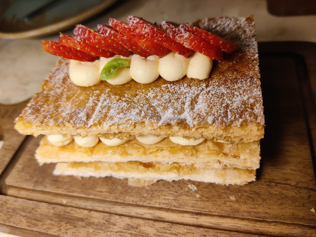 Loulou - French Cuisine & Wine Bar - Hospitality and gastronomy