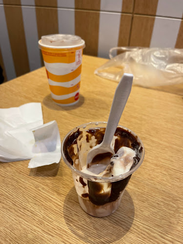 Comentarii opinii despre McDonald's Harbourfront Centre