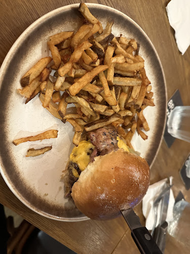 Comentarii opinii despre Burger & Steak Frites