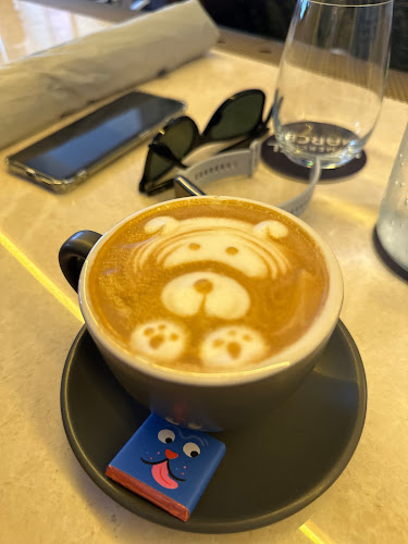 Comentarii opinii despre MERCI MARCEL EAST COAST