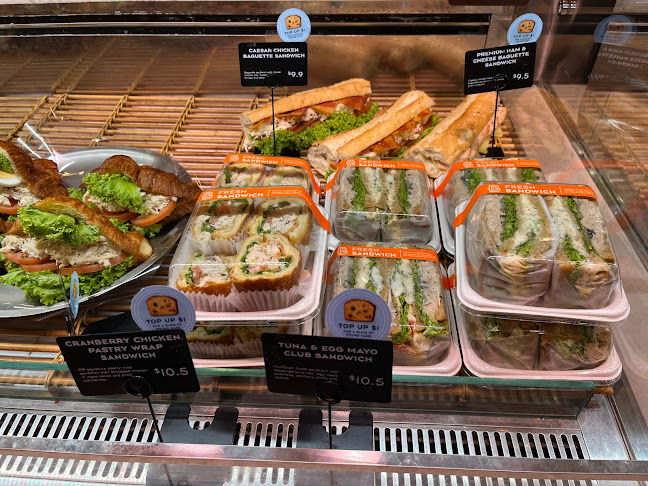 Paris Baguette PLQ Mall - Hospitality and gastronomy