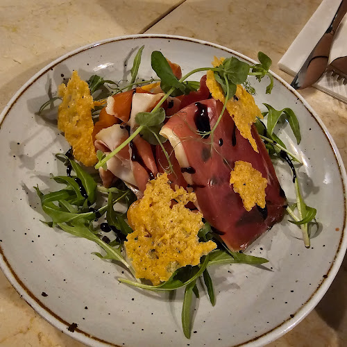 Opinii despre Loulou - French Cuisine & Wine Bar în Singapore - Hospitality and gastronomy