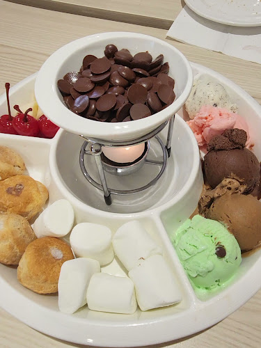 Opinii despre Swensen's @ West Mall în Singapore - Hospitality and gastronomy